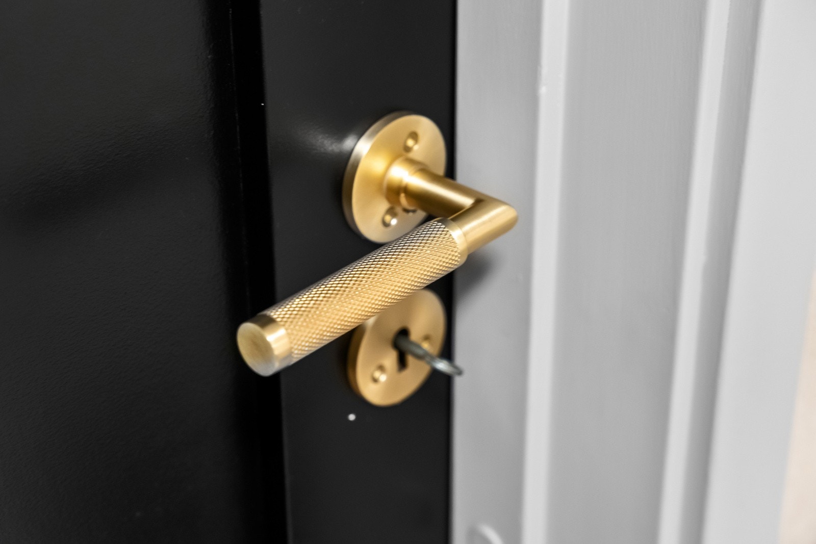 Boligen er nyoppusset med flere lekre detaljer og har en helhetlig stil Galleribilde