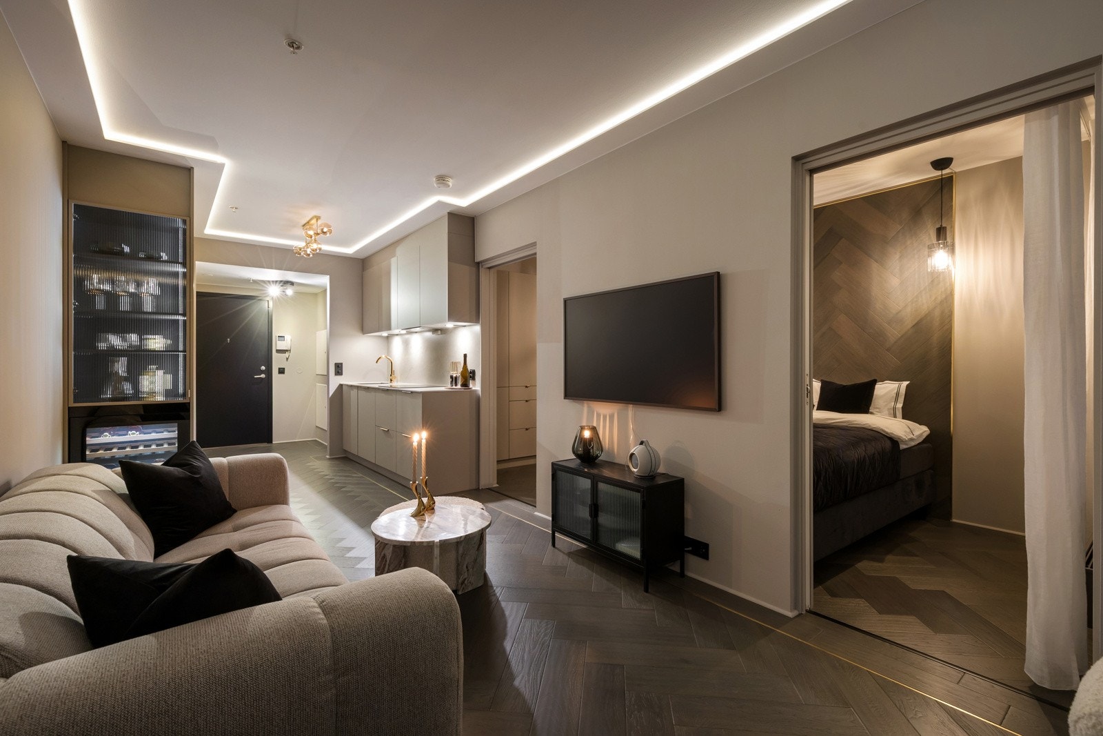 Lamper er levert av Lampehuset og alt elektrisk er oppgradert med nye kontakter og lysløsninger Galleribilde