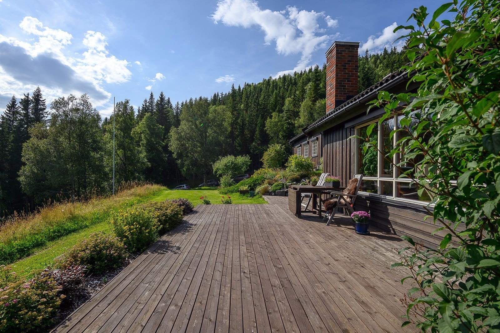 God plass til utemøbler. Galleribilde