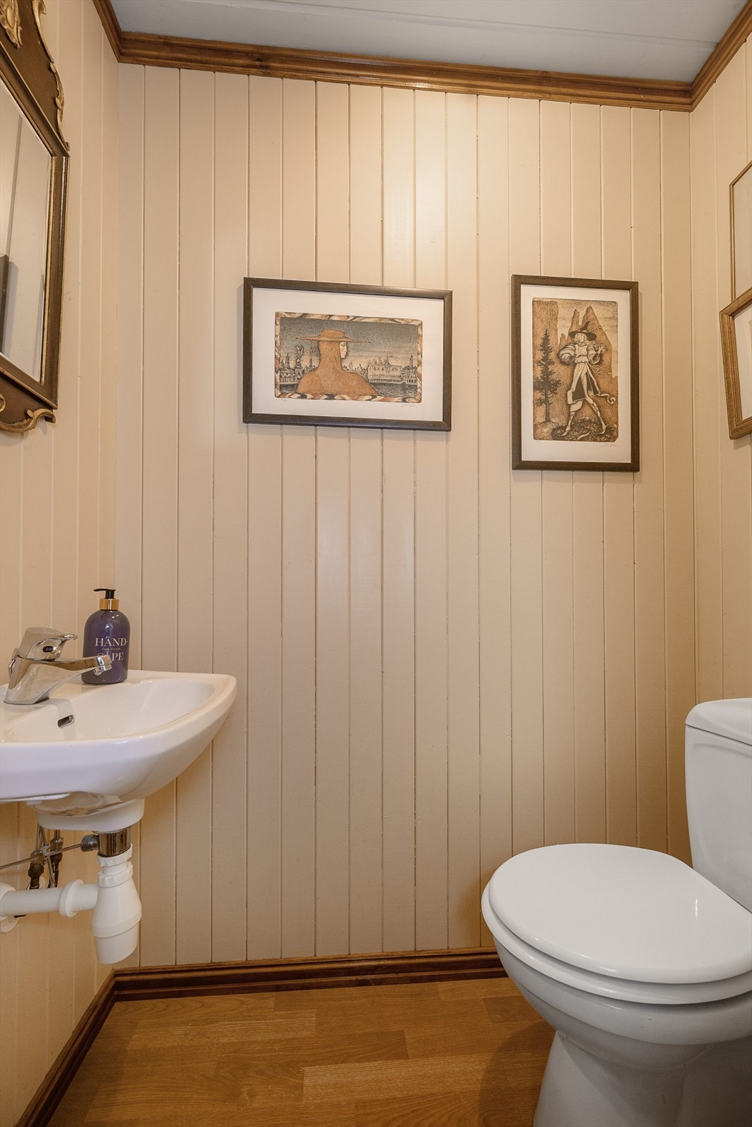 Eget, separat WC-rom er jo praktisk. Galleribilde