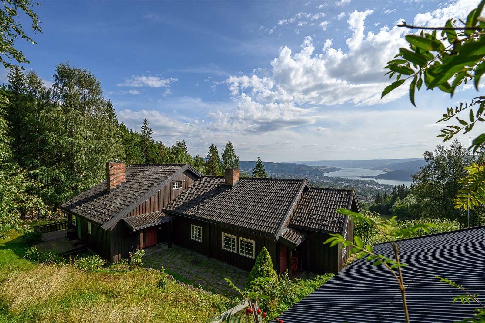 De to tomtene er på ca. 7300 m2 samlet. Galleribilde