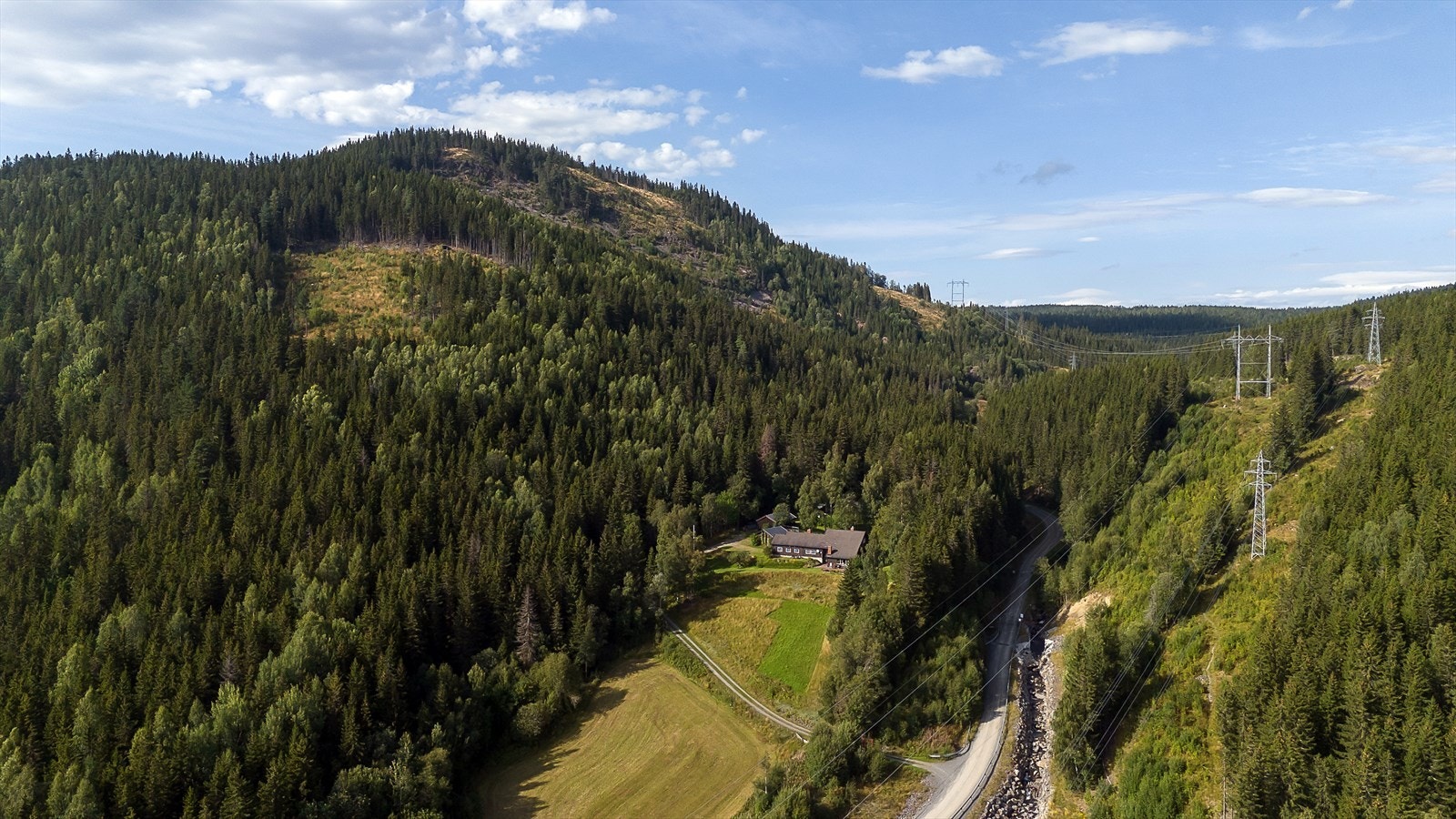 Fine turmuligheter rett utenfor døra, med Balbergkampen og turstier i umiddelbar nærhet. Galleribilde