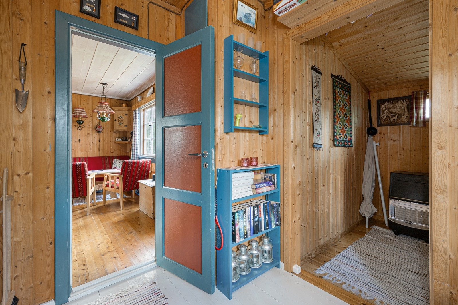 Ved soverom nr. 2 er det en romslig innebod. Galleribilde