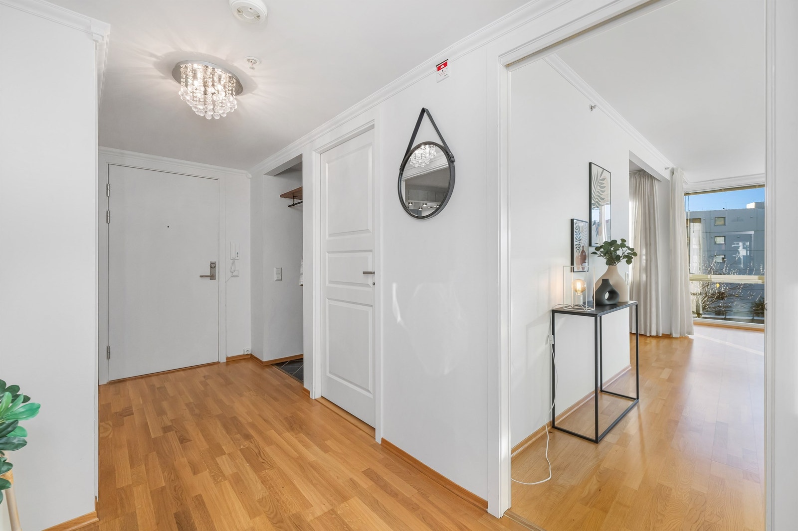 Videre fra gangen kommer du inn til stuen. Galleribilde