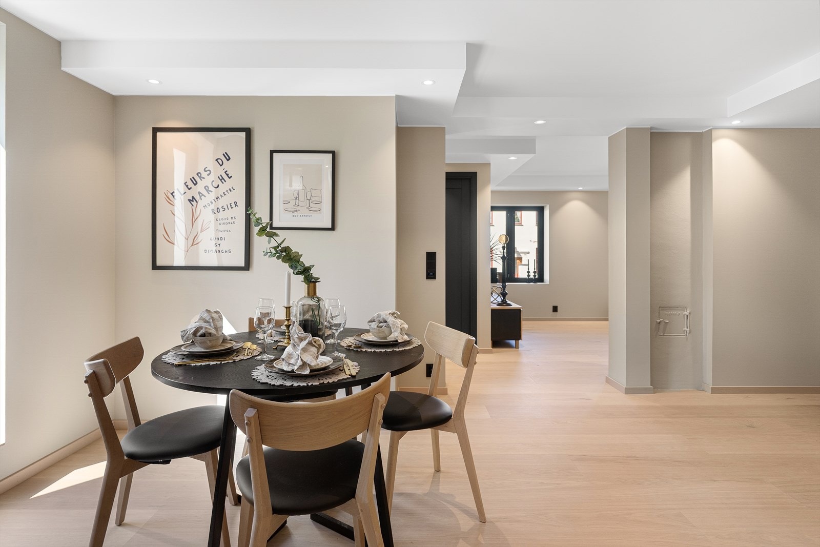 Her blir det enkelt å holde varmen da det er gulvvarme i de fleste rom. Galleribilde