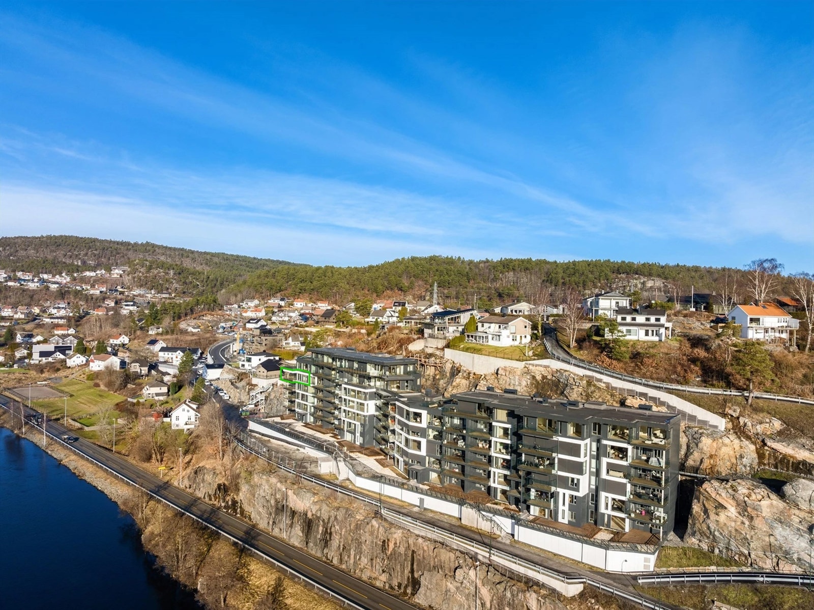 D502-over21.jpg Galleribilde