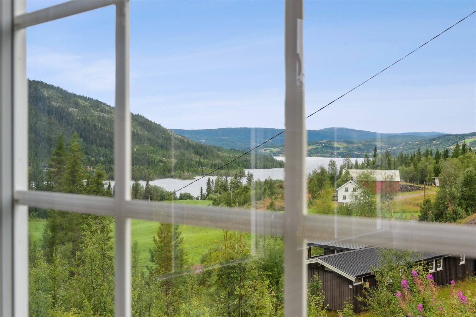 Flott utsikt mot Steinsetfjorden. Galleribilde