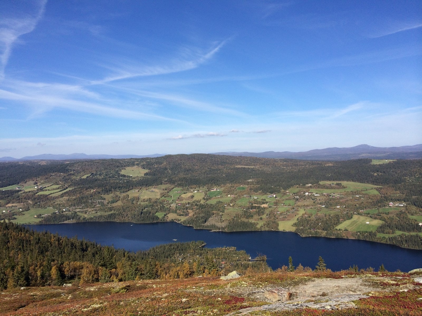 Utsikt over steinsetbygda fra Jutulknatten. Meglers private bilde. Galleribilde