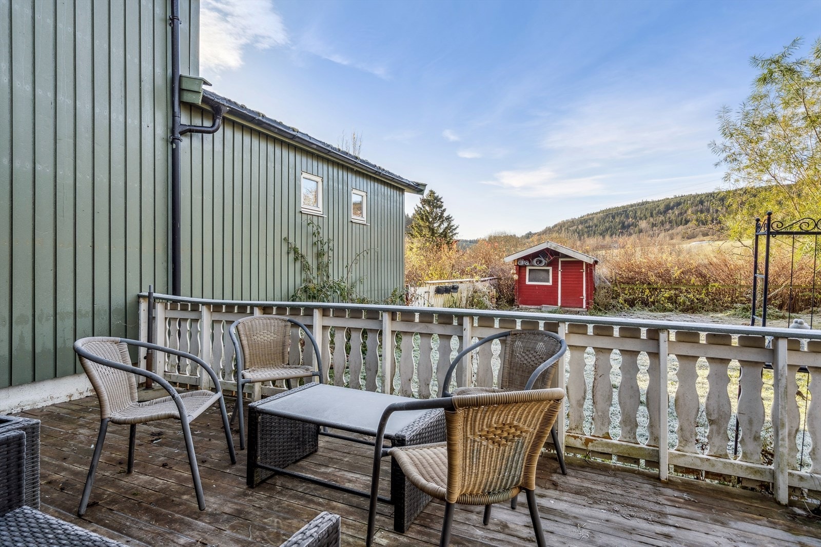 Terrassen er på 15m² som gir god plass til ønsket sittegruppe. Galleribilde