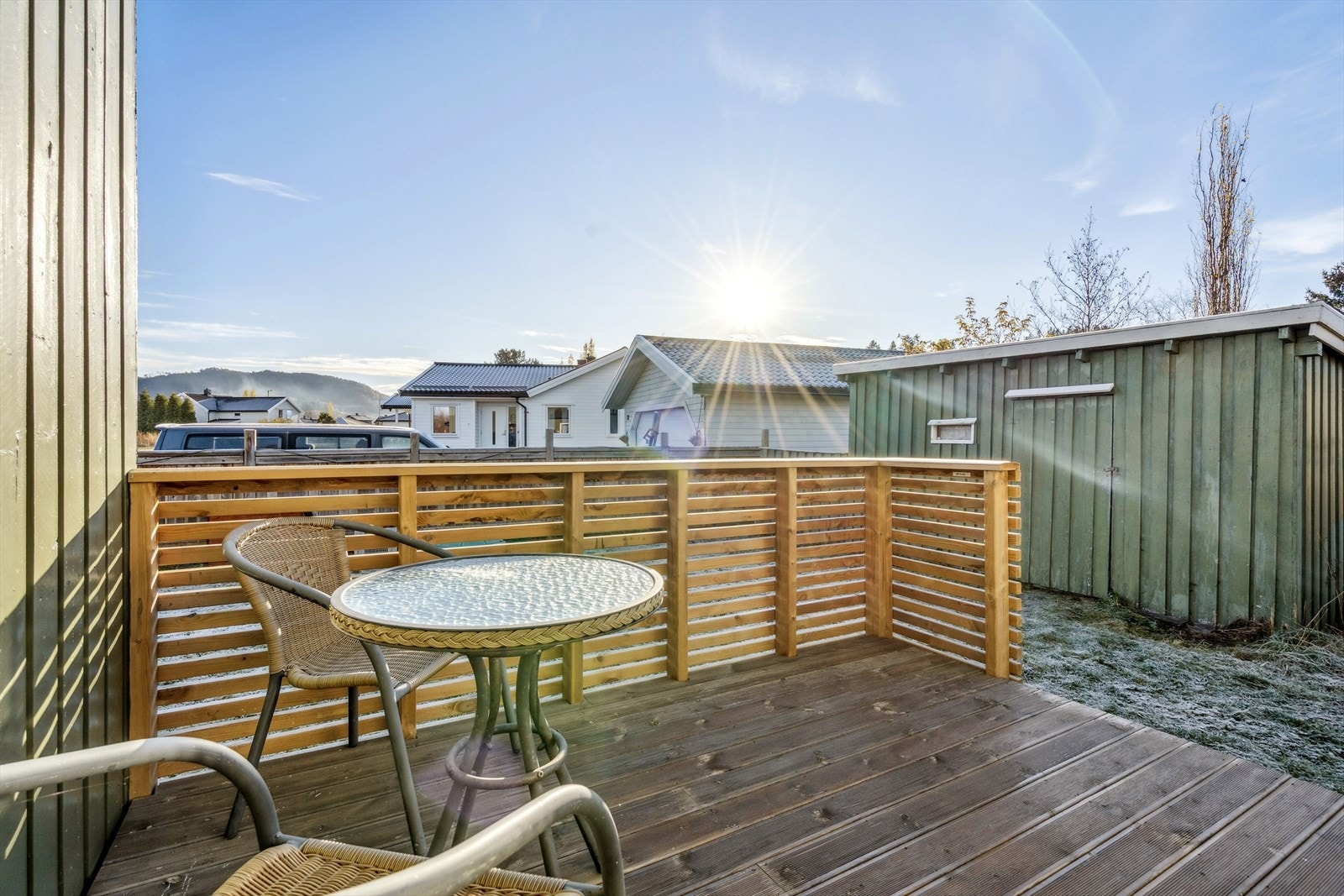 Flott terrasse fra 2024 på 7m². med gode solforhold. Galleribilde