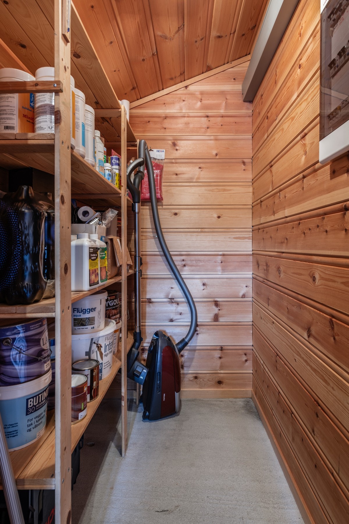 Innvendig bod Galleribilde