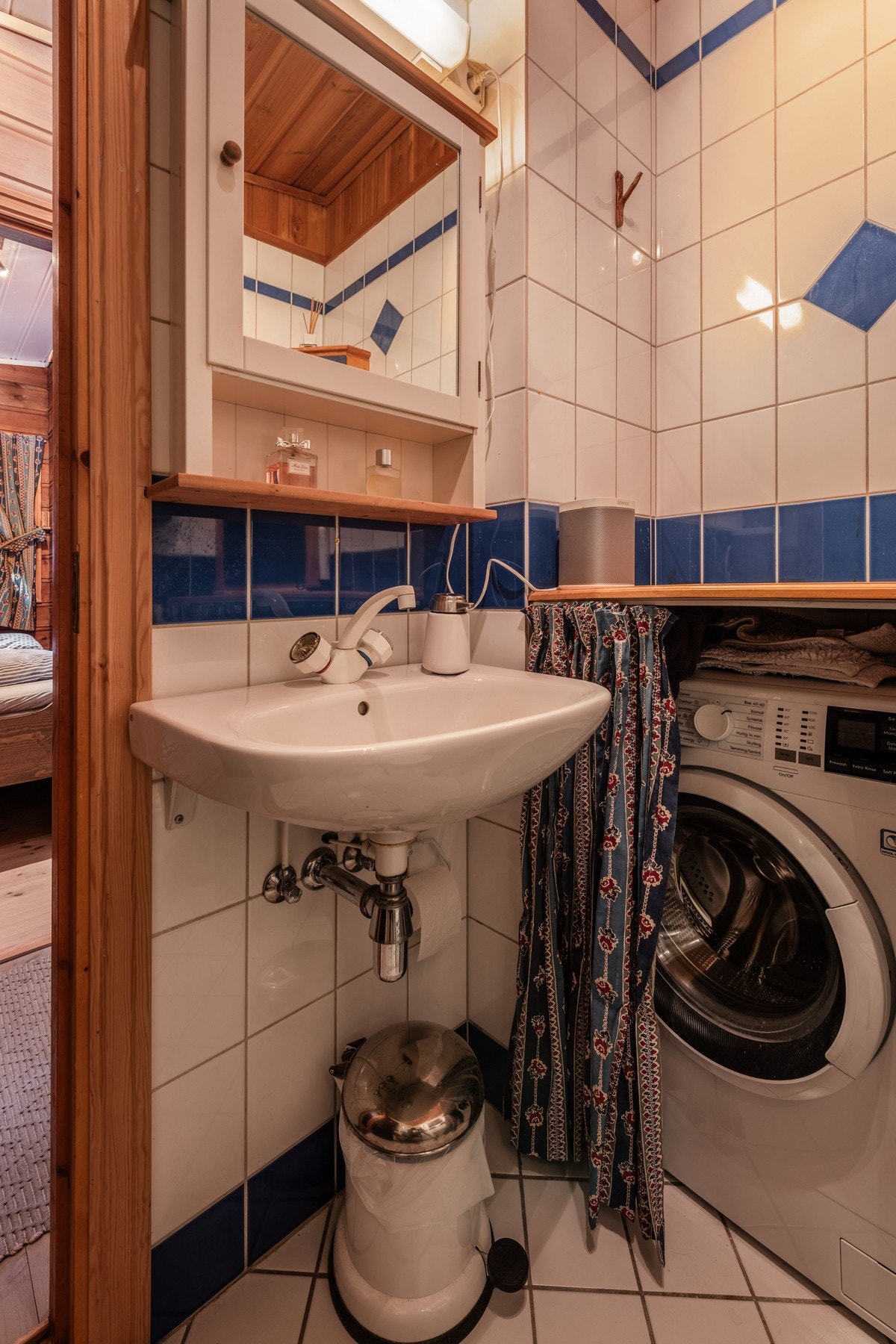 Bad med opplegg for vaskemaskin Galleribilde