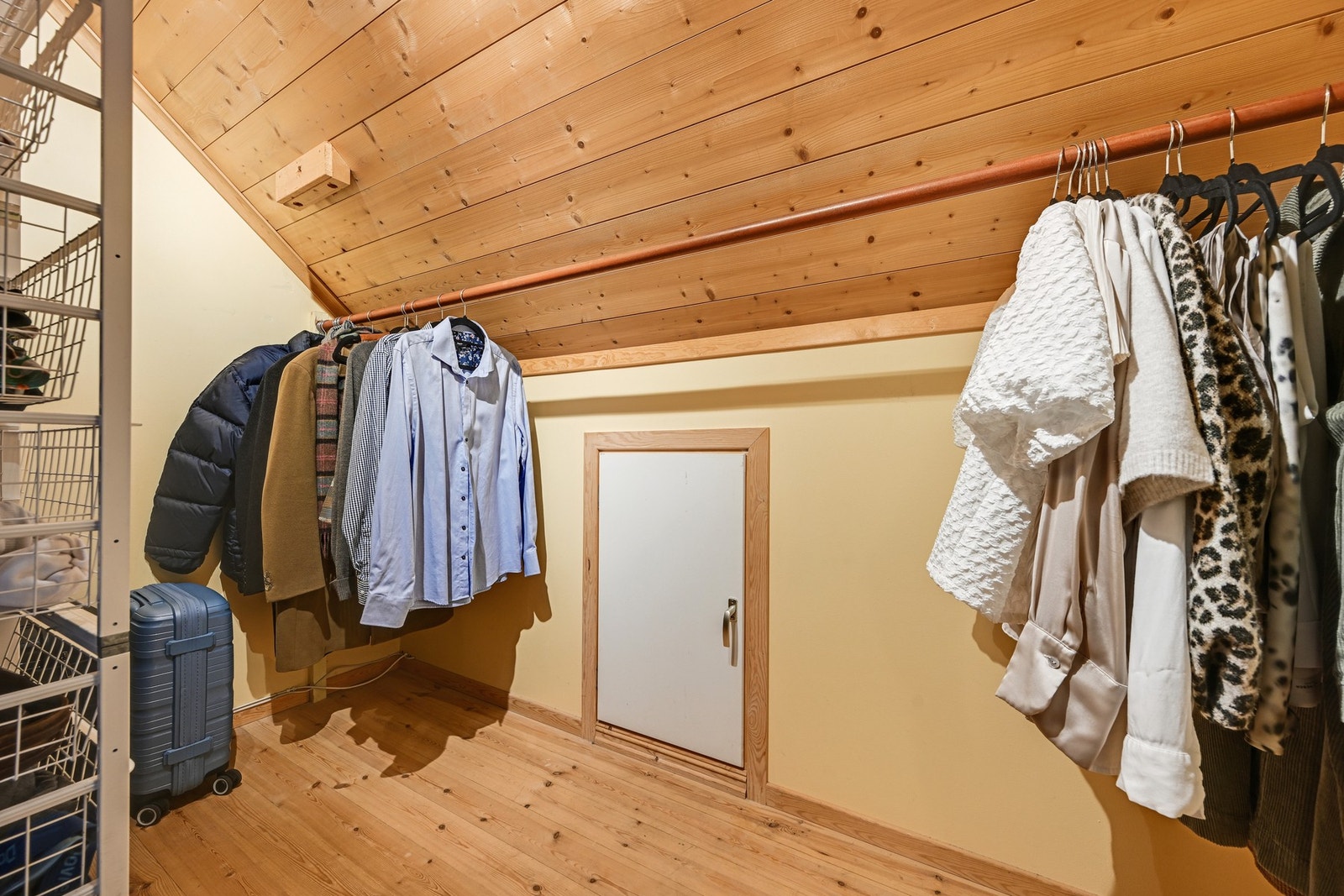 Hovedsoverommet har i tillegg eget garderoberom Galleribilde