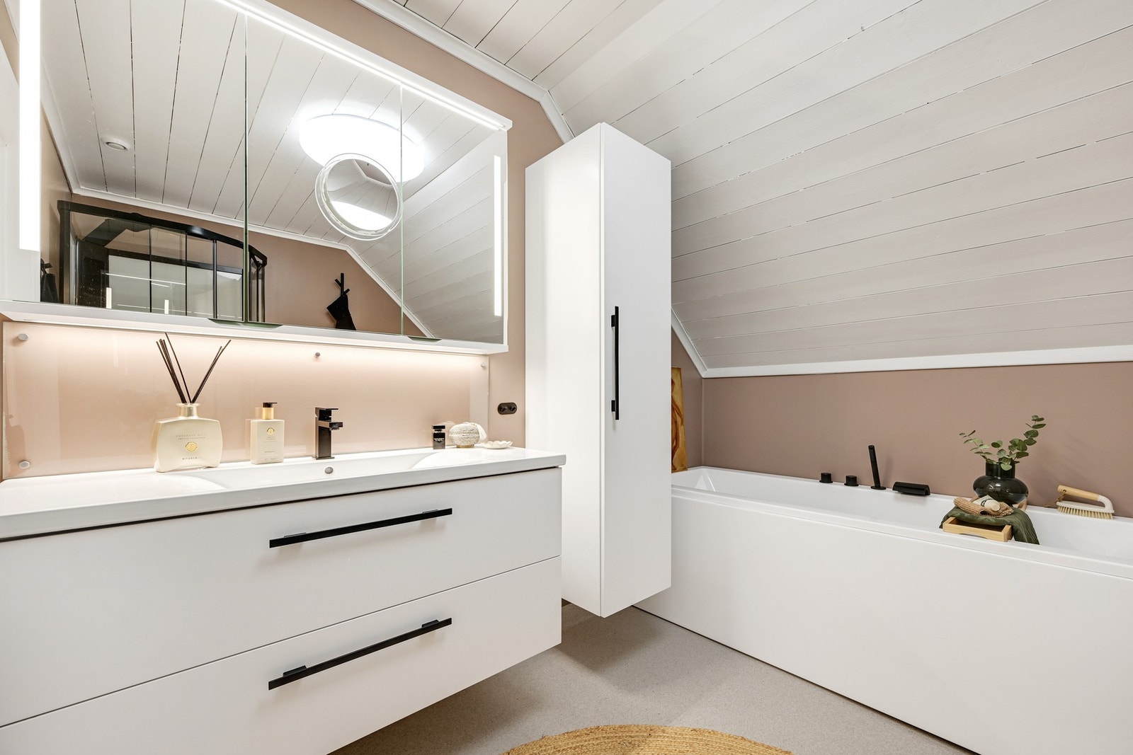 Her er det både badekar Galleribilde