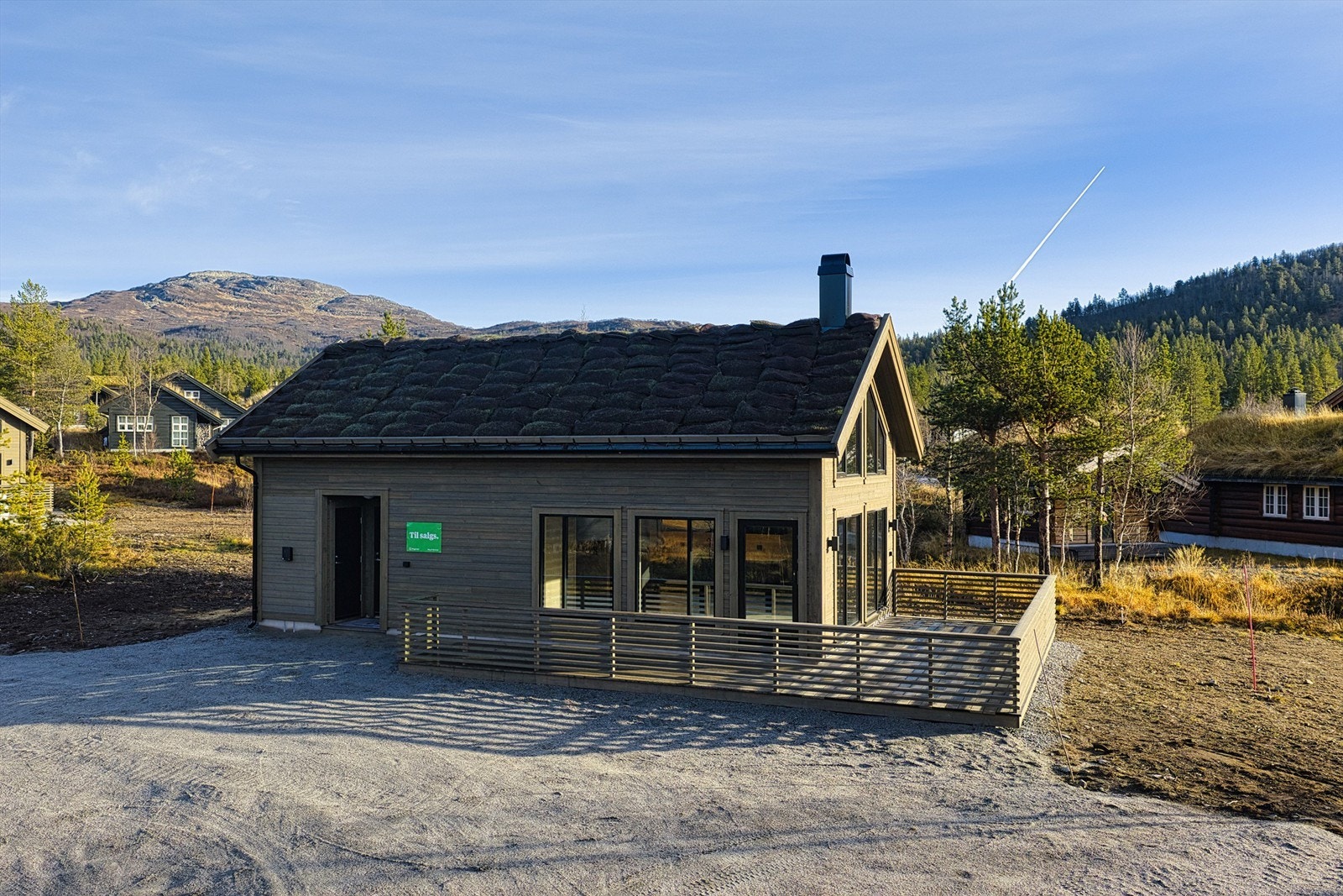 Solrik terrasse. Korpenuten til venstre. Galleribilde