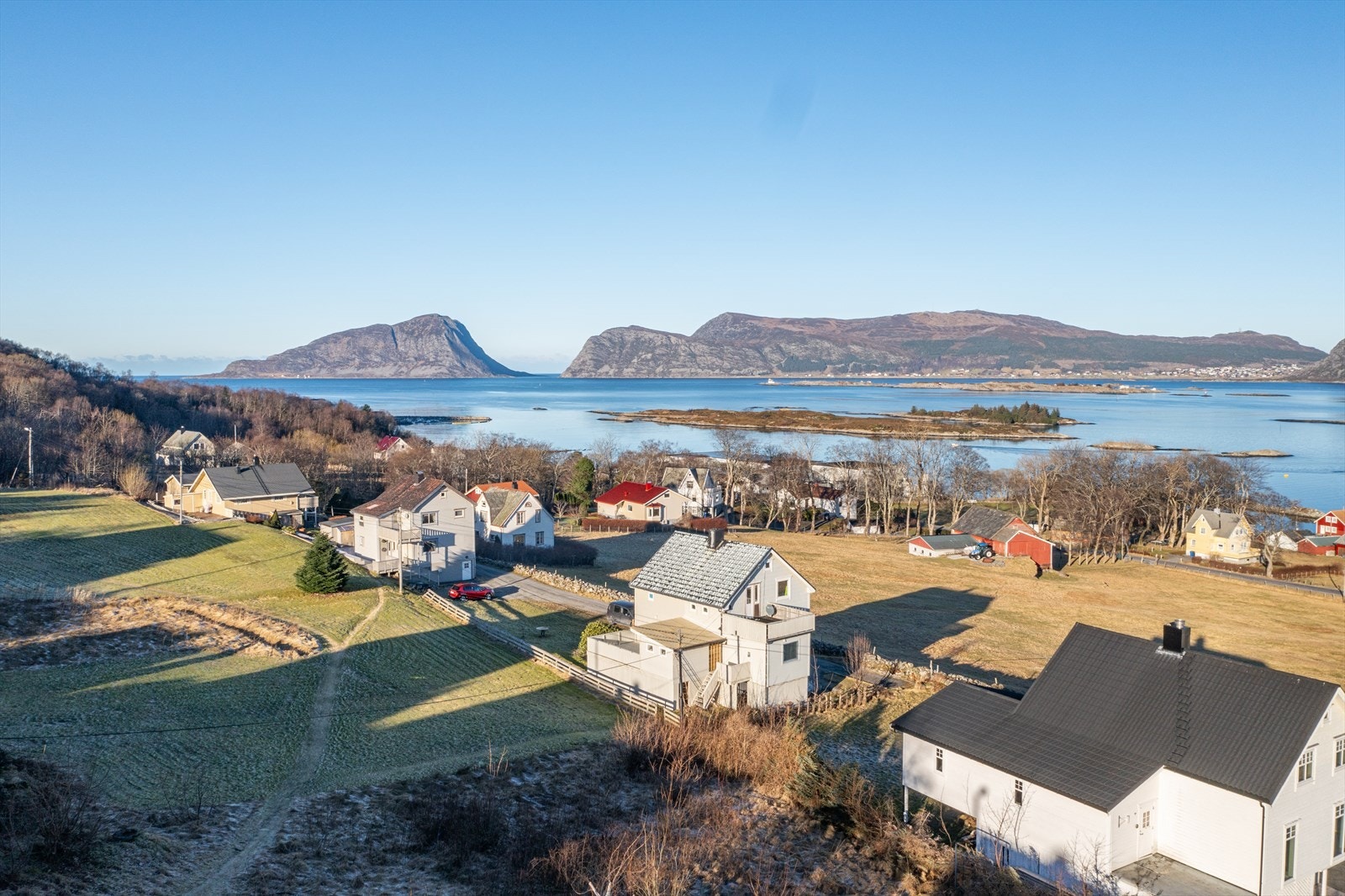 Velkommen til en hyggelig visning! Foto av Blåtind fotografikk Galleribilde