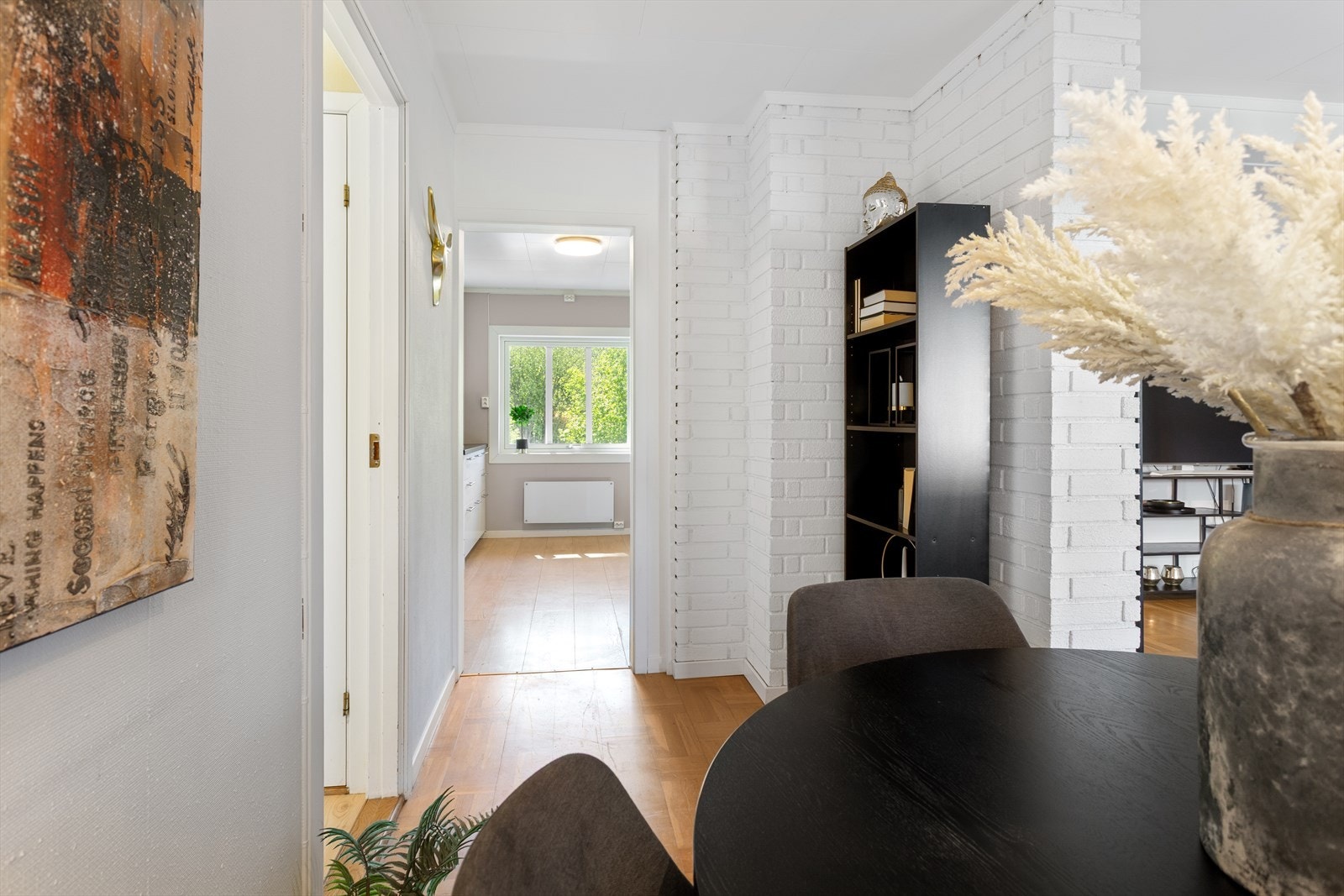 Fra stue er det adkomst til kjøkken. Galleribilde