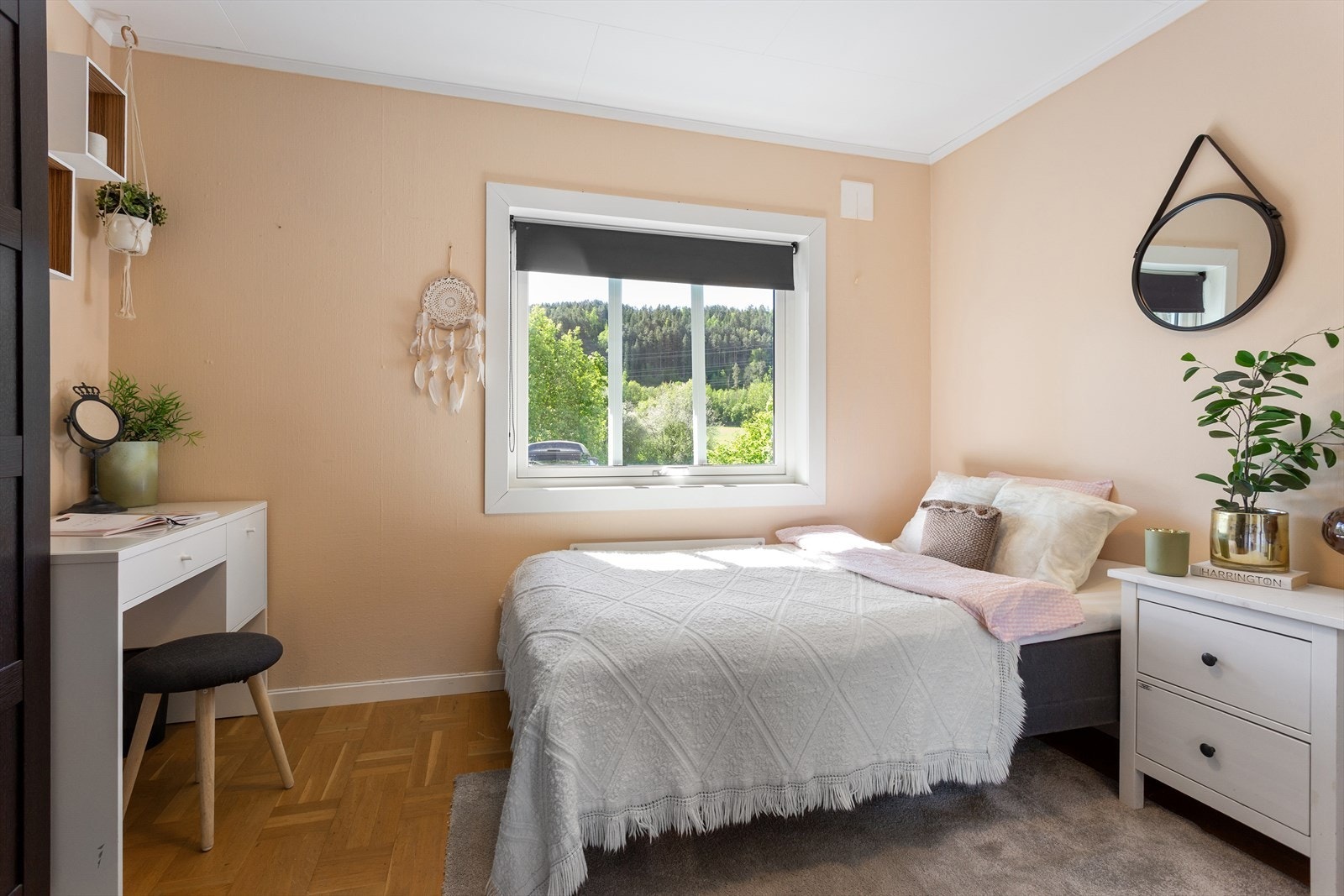 Lyst og pent soverom nummer 2. Galleribilde