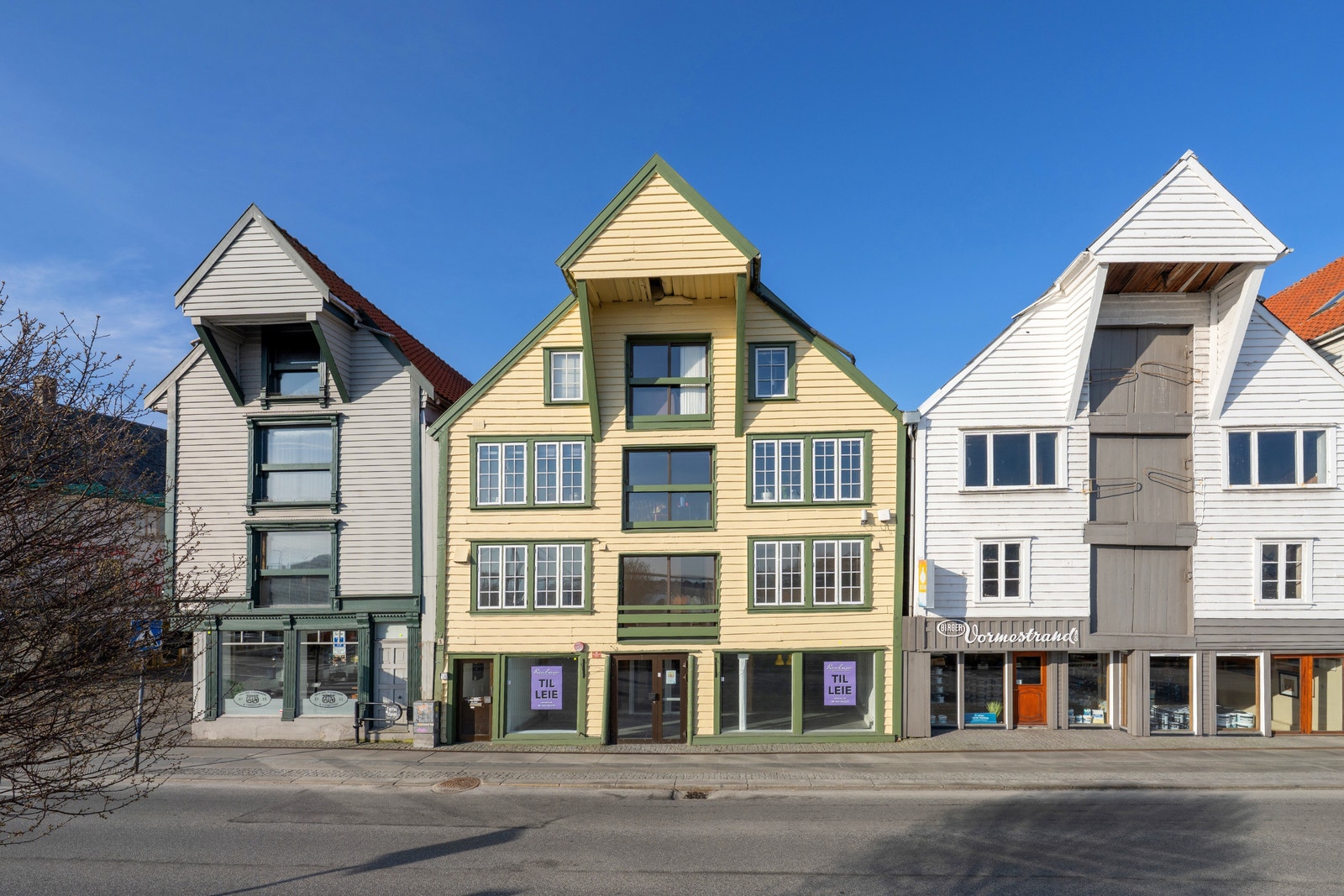 Det gule bygget Galleribilde