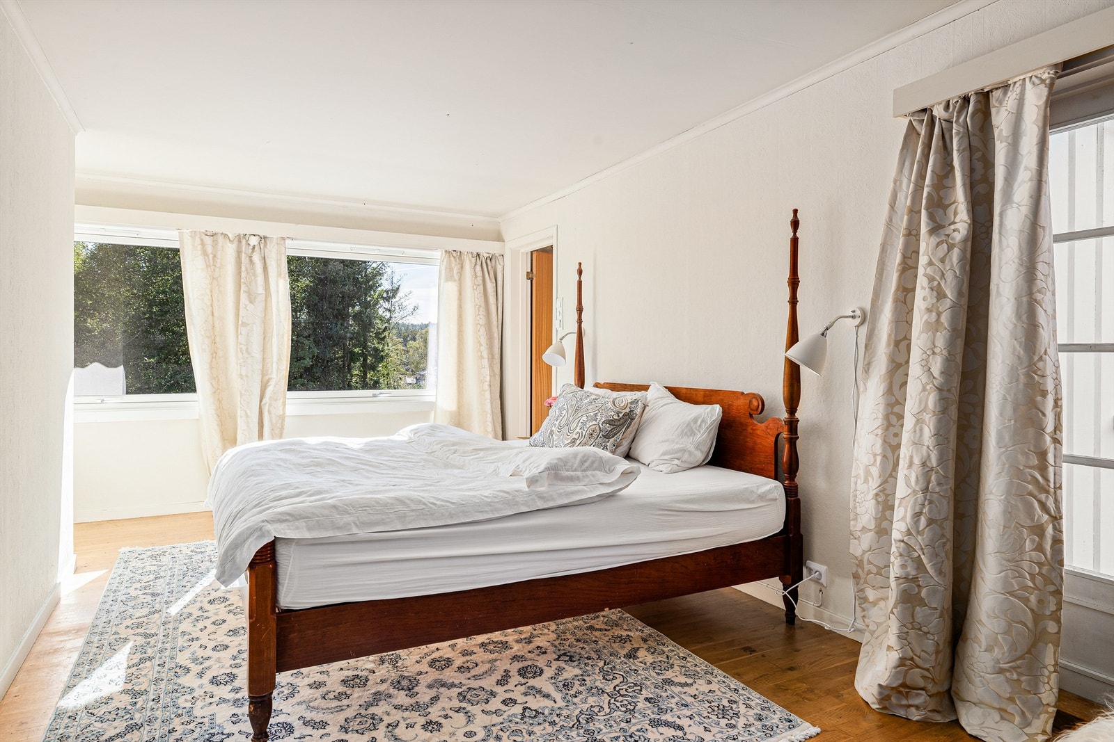 Hovedsoverommet har også utgang til egen veranda. Galleribilde