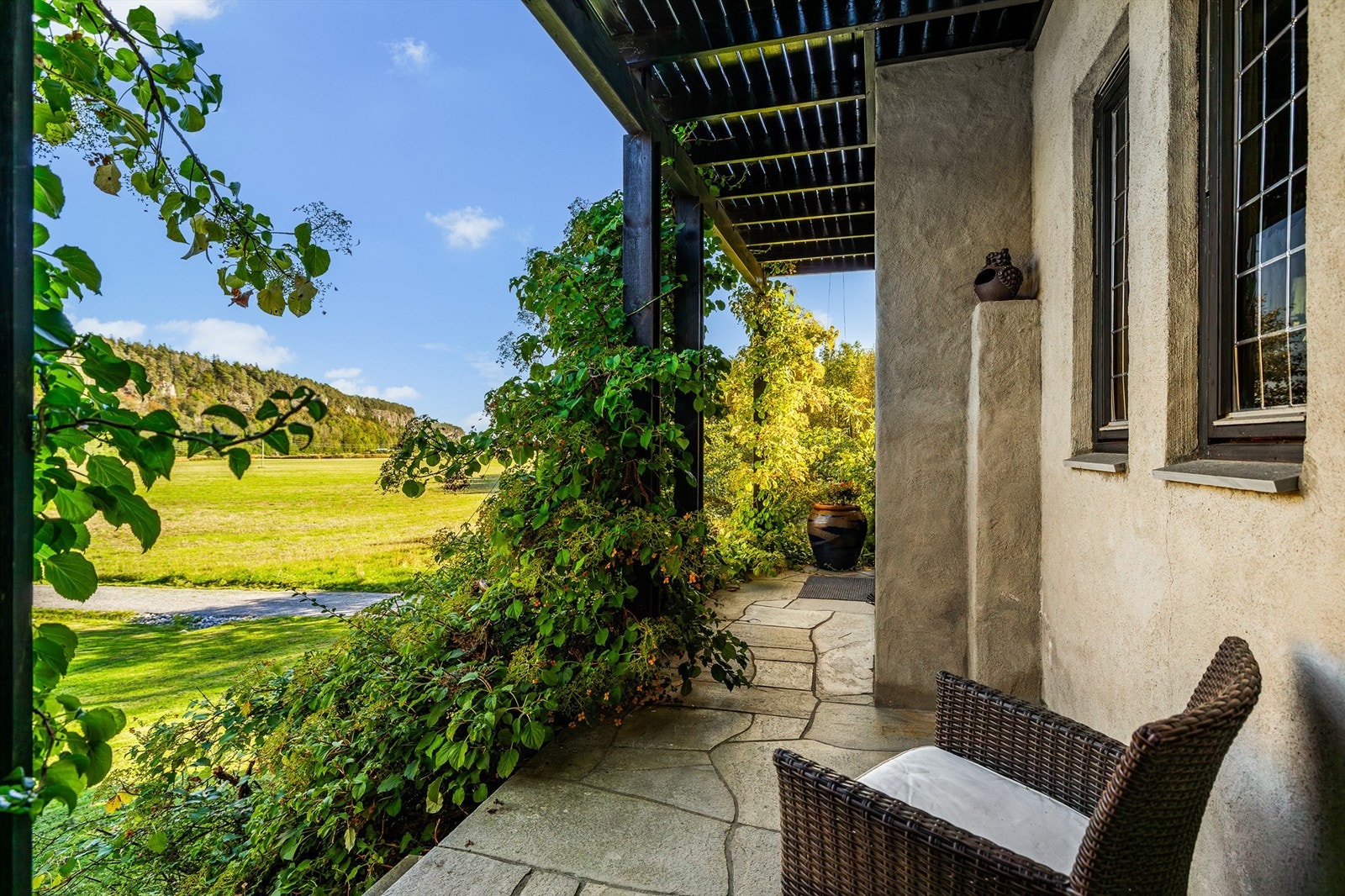 Skiferlagt inngangsparti er både vakkert og trenger lite vedlikehold. Galleribilde