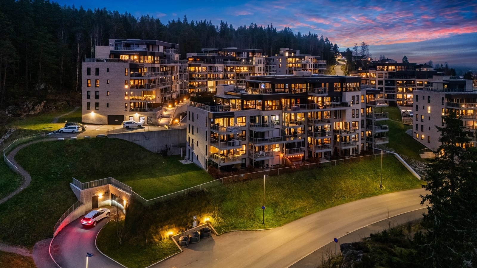 Fra boligen er det umiddelbar nærhet til marka. Galleribilde