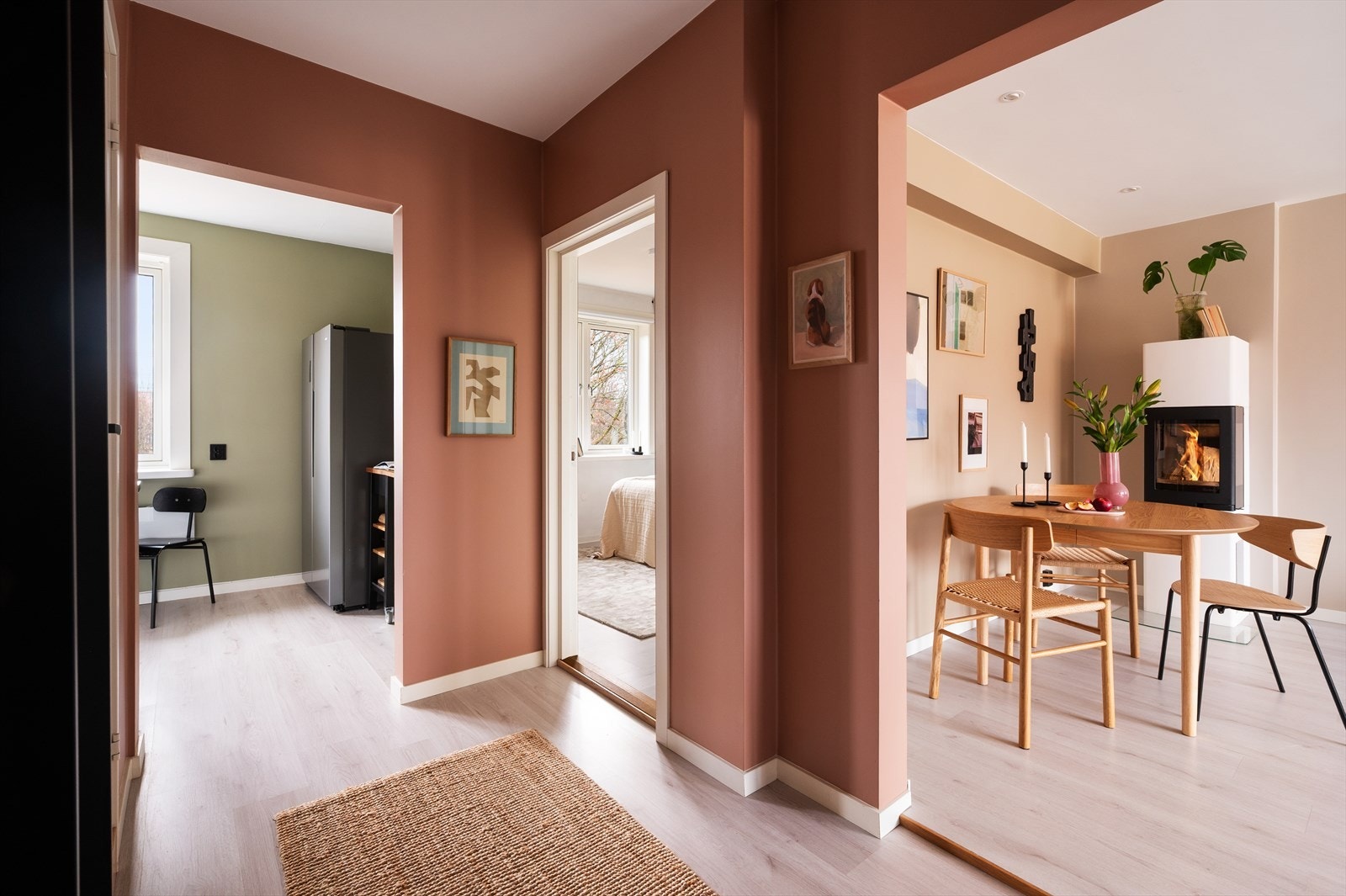 Mellomgang. Galleribilde