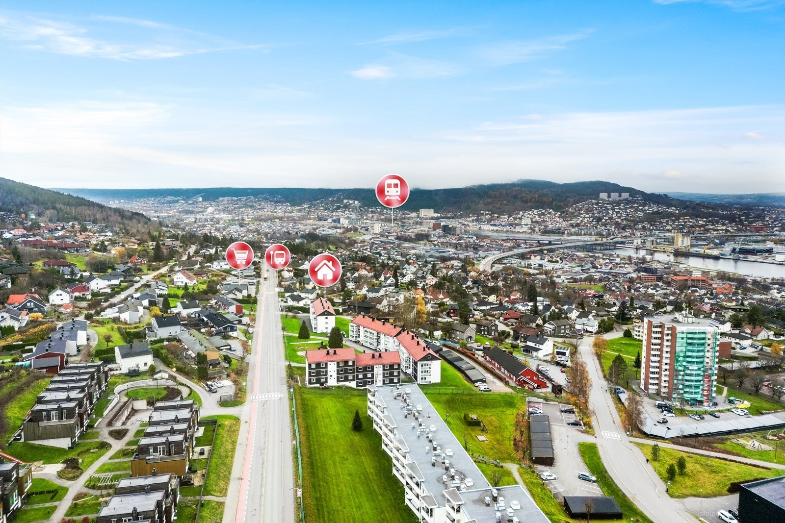 Det er heller ikke langt til Drammen sentrum med blant annet togstasjon. Galleribilde