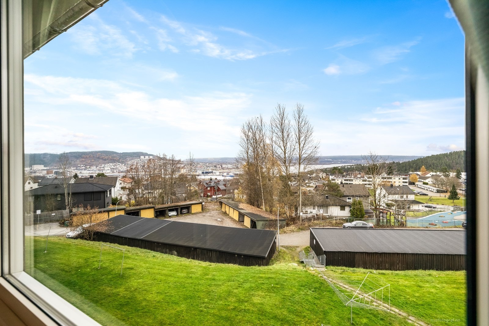 Fjordutsikt samt utsikt mot Drammen og Lier. Galleribilde