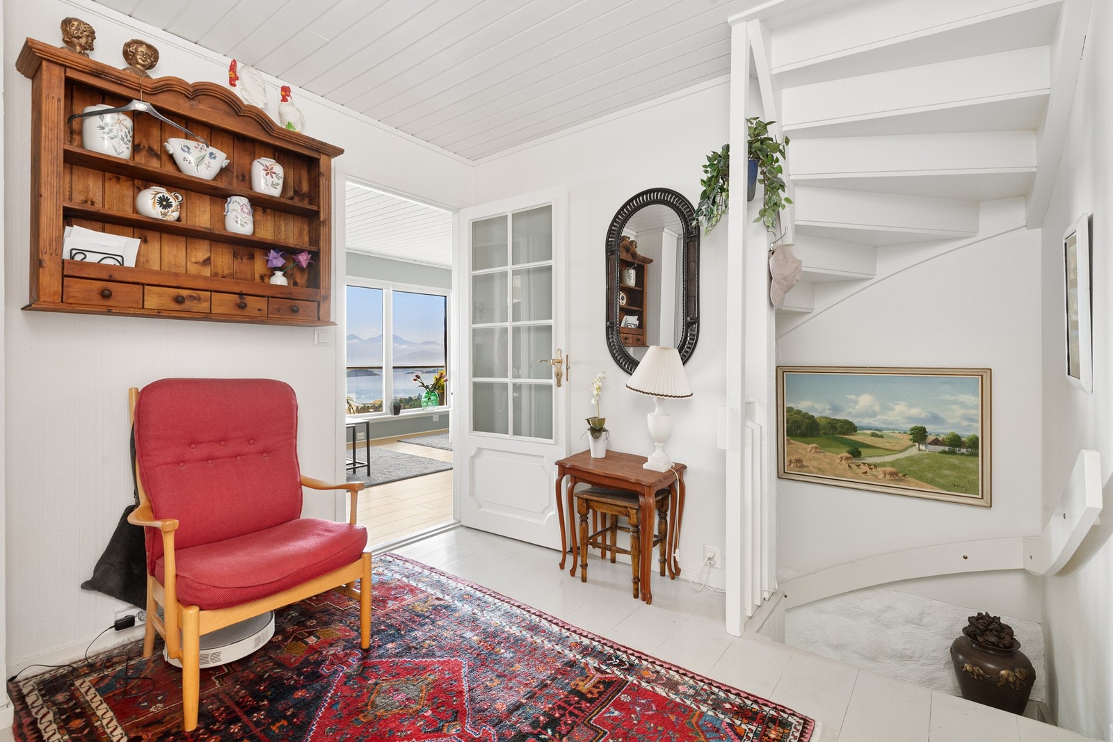 Gang/trapperom med skyvedørsgarderobe Galleribilde