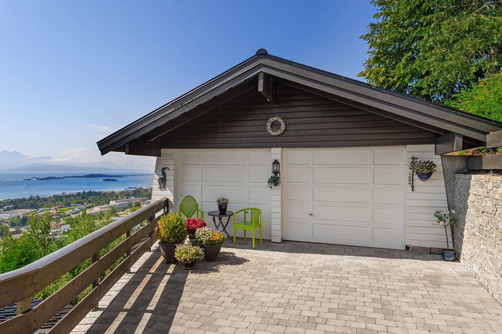 Parkering i dobbelgarasje Galleribilde