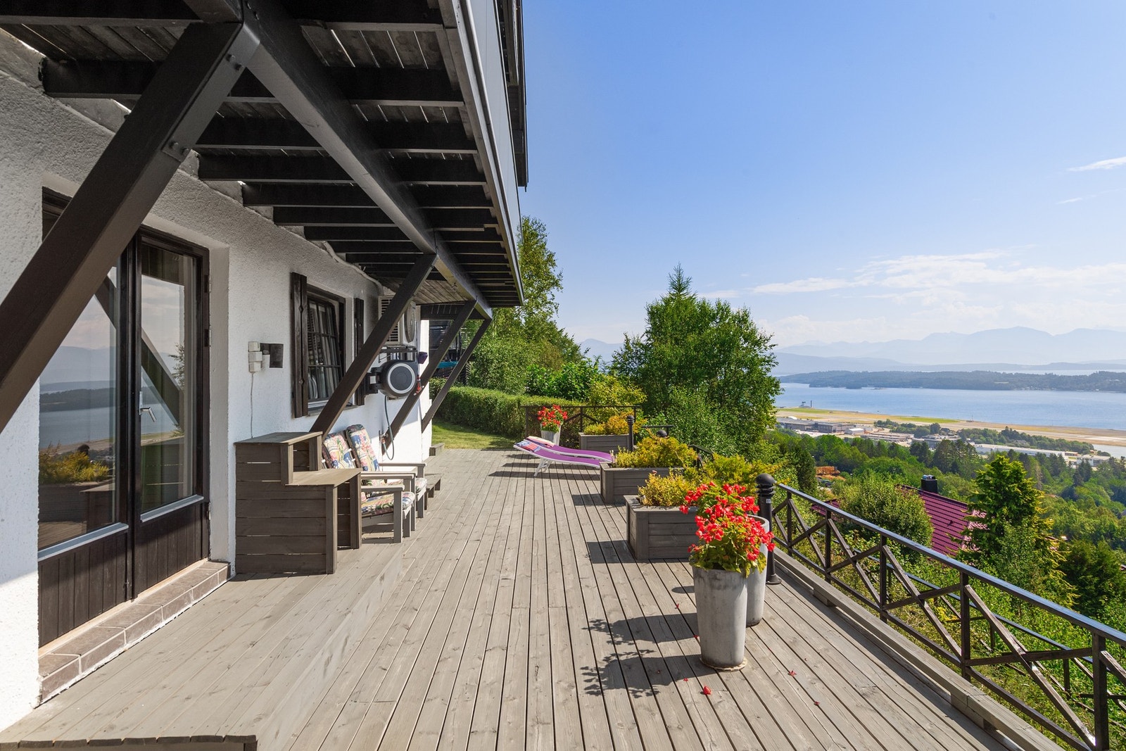 Utsikt mot øst Galleribilde