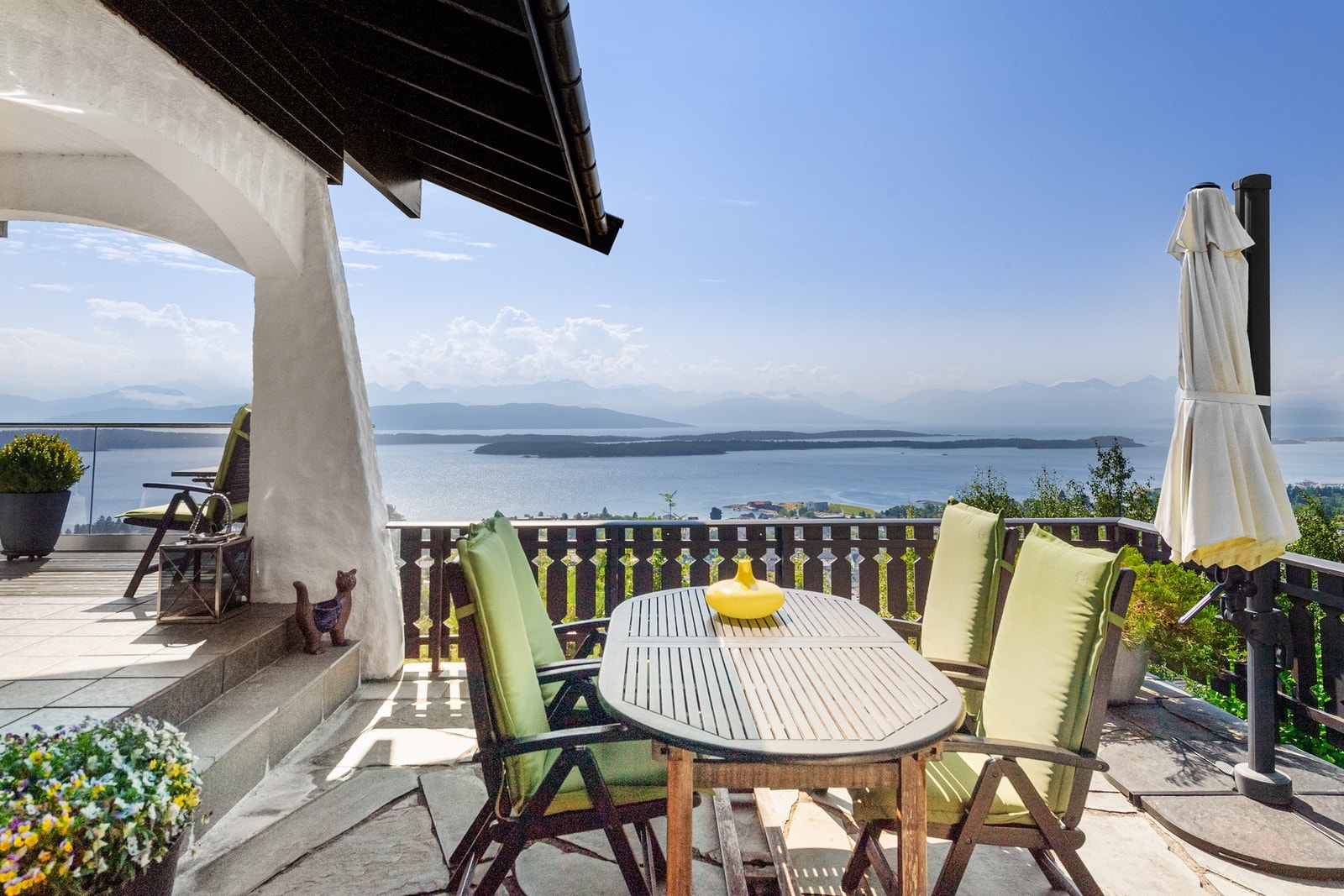 Man har plass til flere sittegrupper Galleribilde