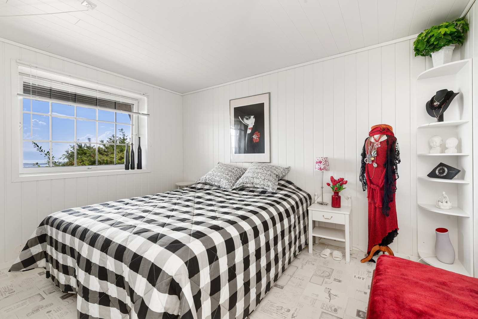 Soverom 2 i sokkeletasjen, varmekabler Galleribilde