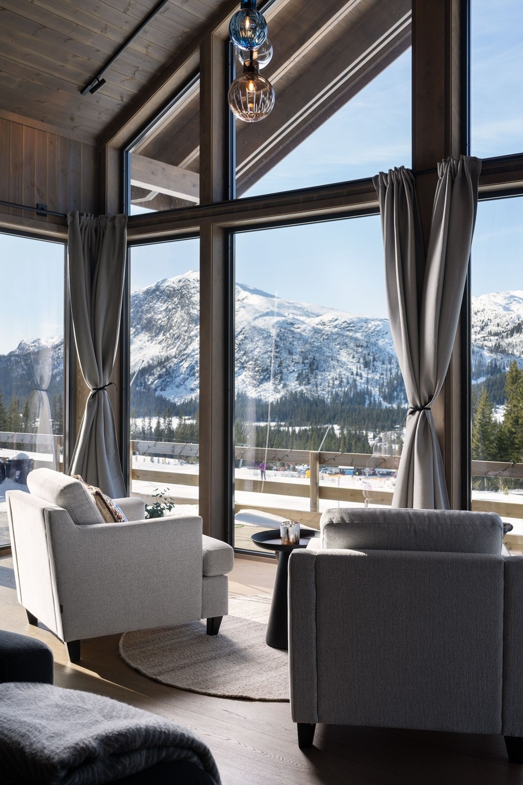 Utsikten er med deg uansett hvor i hytta du befinner deg. Galleribilde