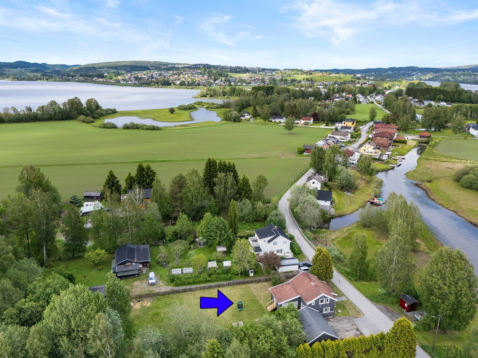 Barnevennlig nabolag med gode kollektivforbindelser fra Nerdrum stasjon. Galleribilde