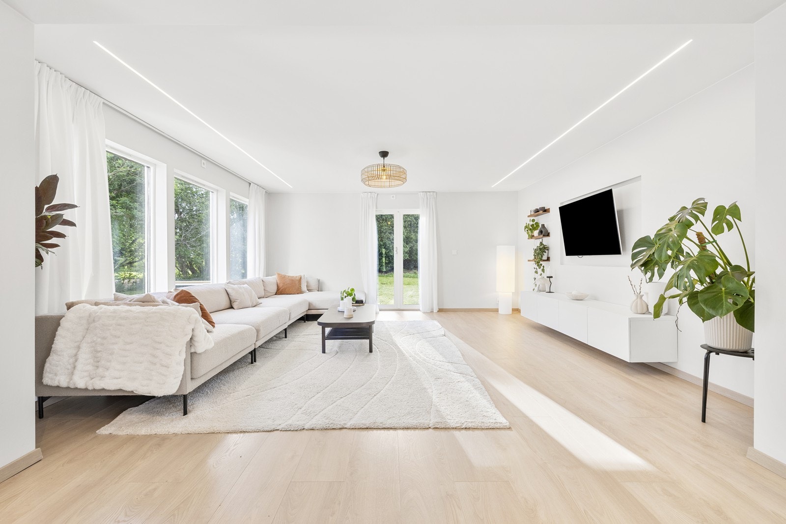 Velkommen til Øyaveien 48! En flott enebolig over to plan pluss kjeller. Galleribilde