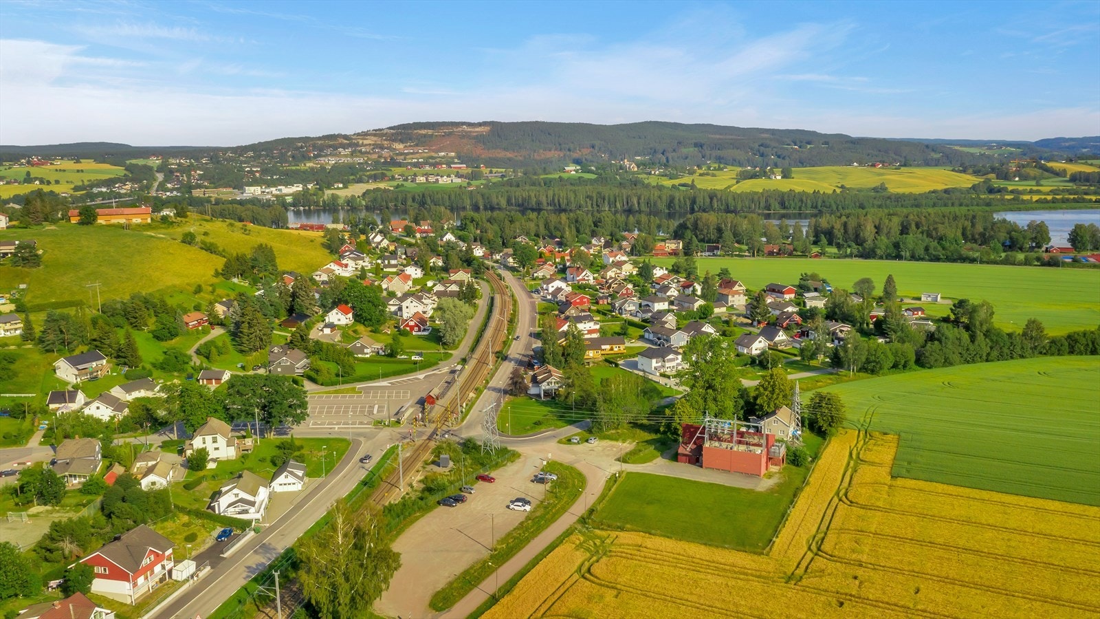 Fra Nerdrum togstasjon går toget via Lillestrøm direkte til Oslo S. Galleribilde
