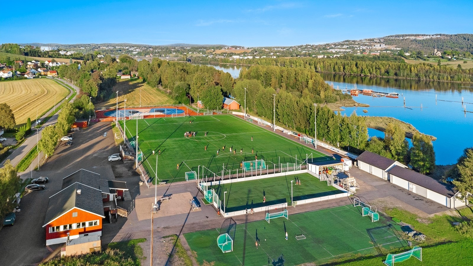 Fedrelandet Idrettspark er like i nærområdet. Galleribilde