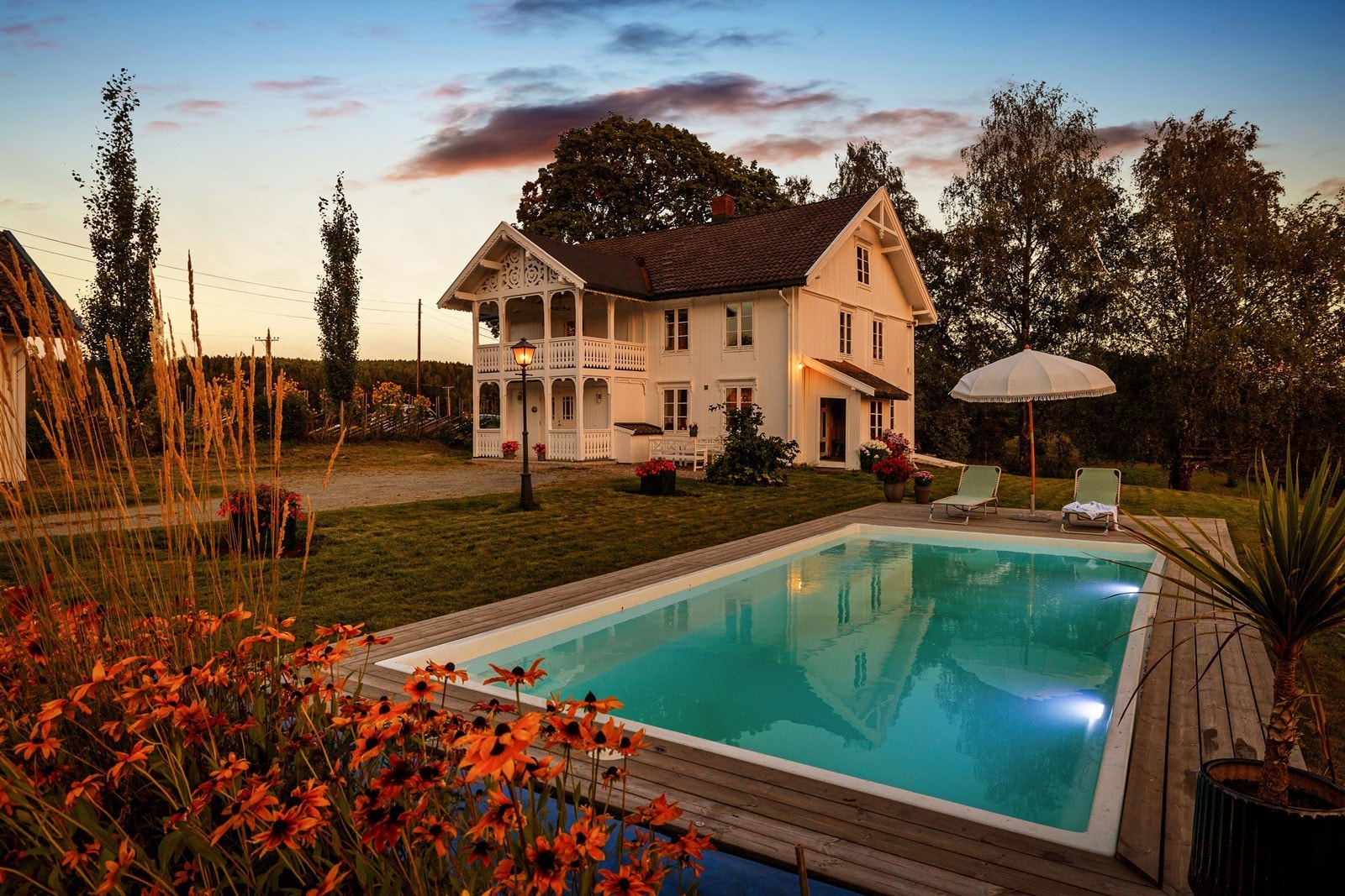 Meget flott bolighus oppført i sveitserstil, som ble bygget i ca. 1835. Galleribilde