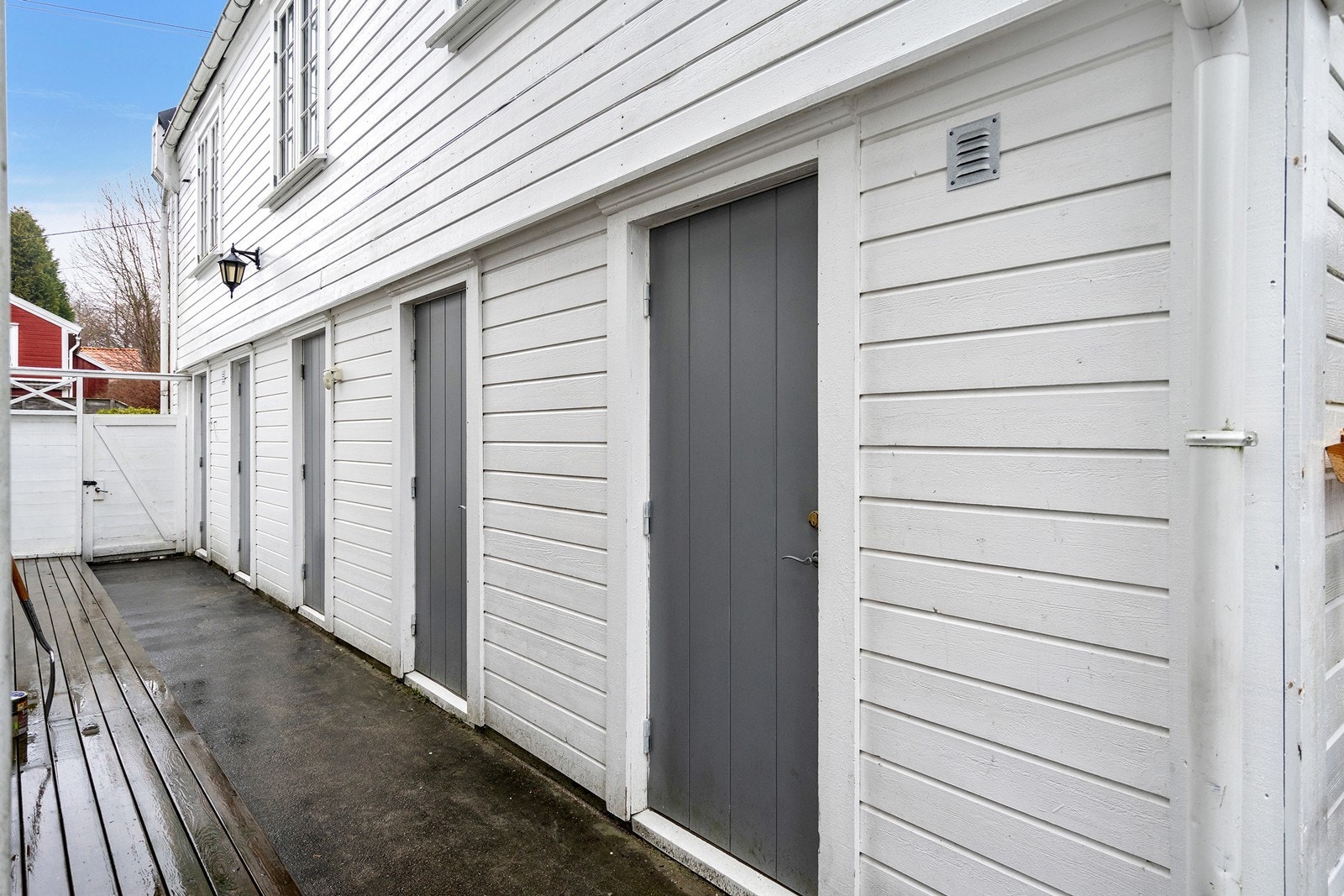 Utvendig bod. Galleribilde