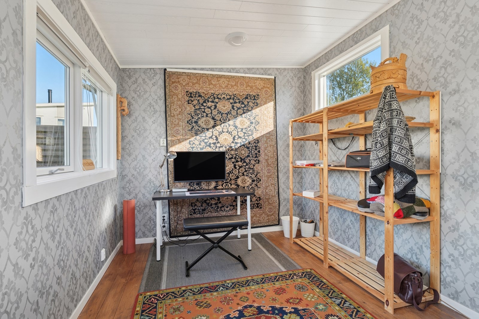 Boden er innredet og har innlagt strøm og internett - her er det mange muligheter for bruk! Galleribilde