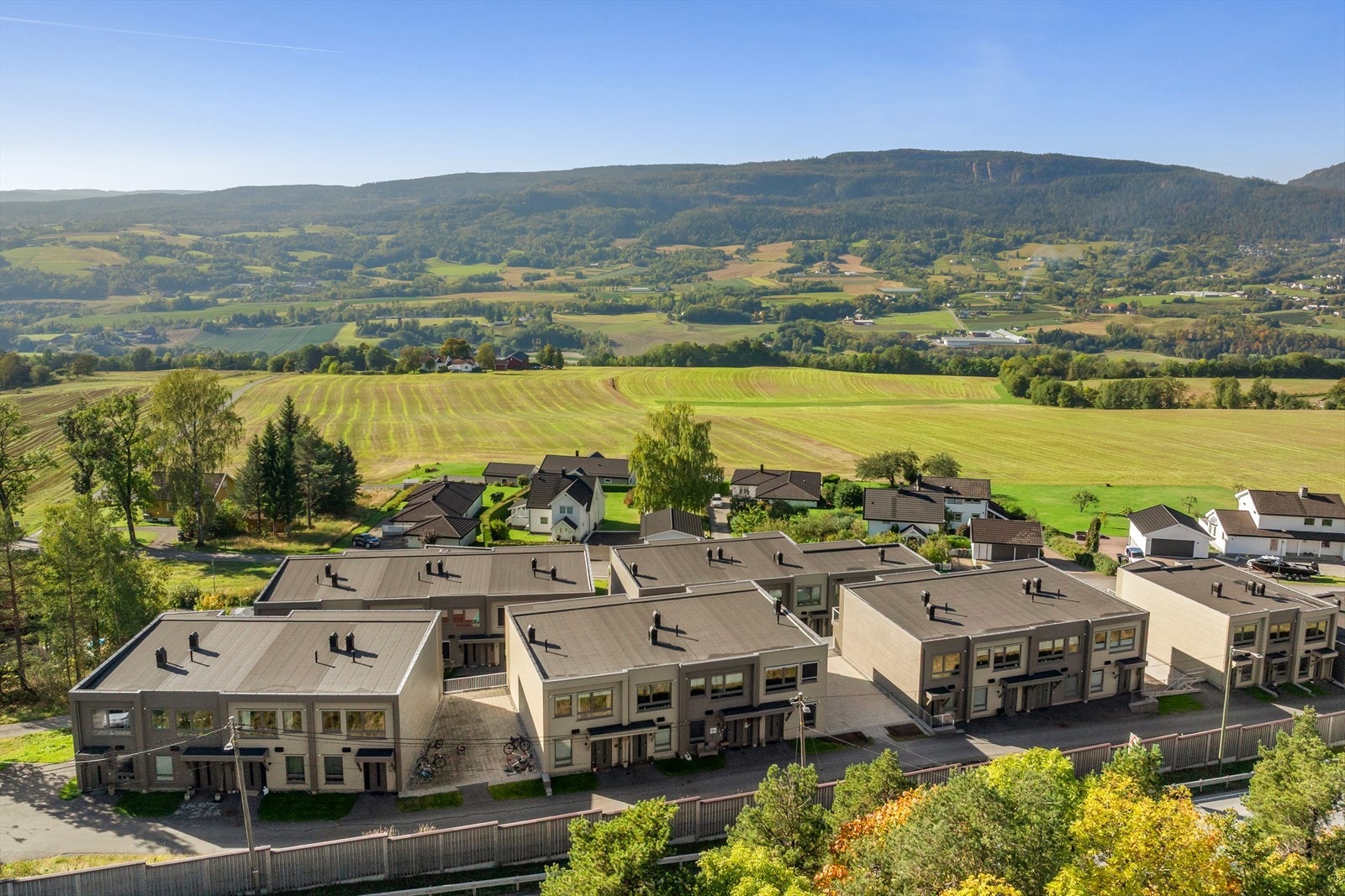 Selger kommer til å savne den vakre utsikten over Lierdalen og den korte avstanden til Lier Bygdetun, som har vært et naturlig utgangspunkt for mange hyggelige turer og aktiviteter. Galleribilde