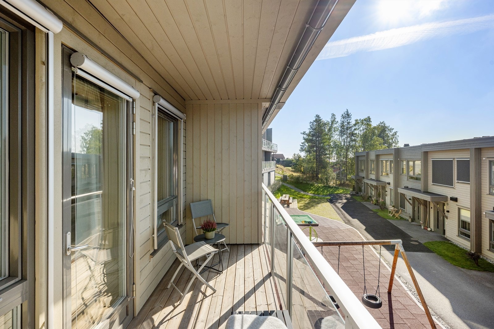 Balkongen i 1. etasje er å ca 7 kvm. Denne vender og mot sydvest. Galleribilde