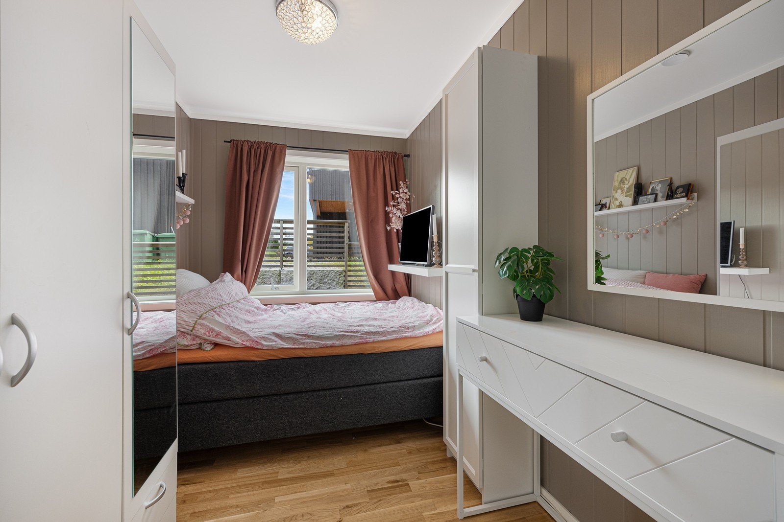 Soverom nr. 2 Galleribilde