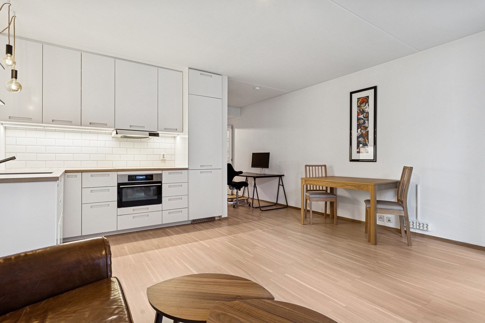 Stue og kjøkken er tilsammen ca. 26,4 m². Galleribilde