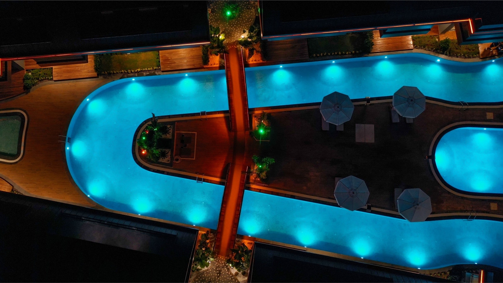 Night time at The Maris Premiere Galleribilde