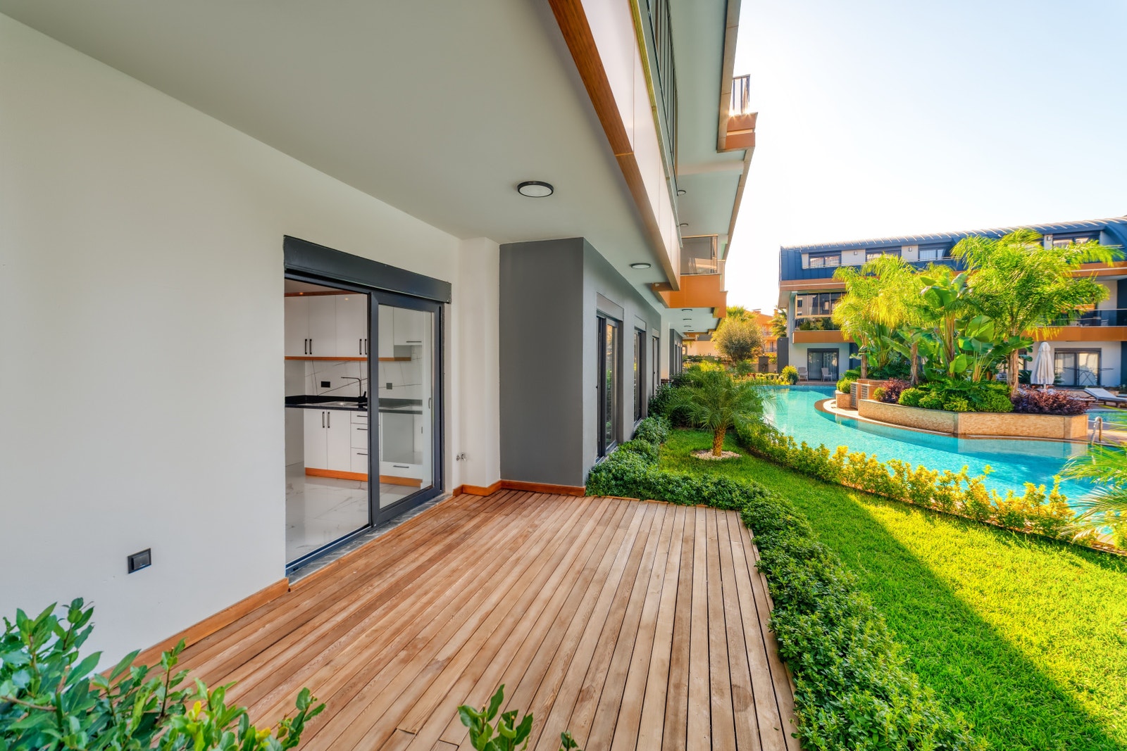 The Apartment's private garden - Balcony Galleribilde