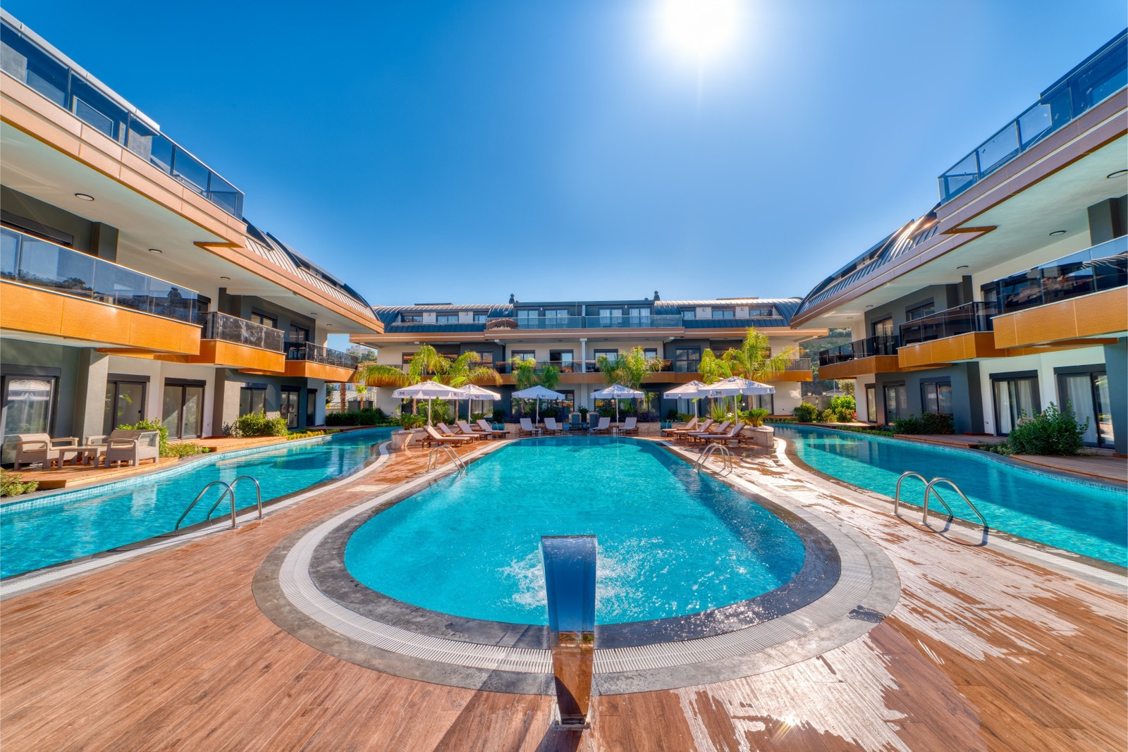 View towards Warm Pool ( Active in Winter ) Galleribilde