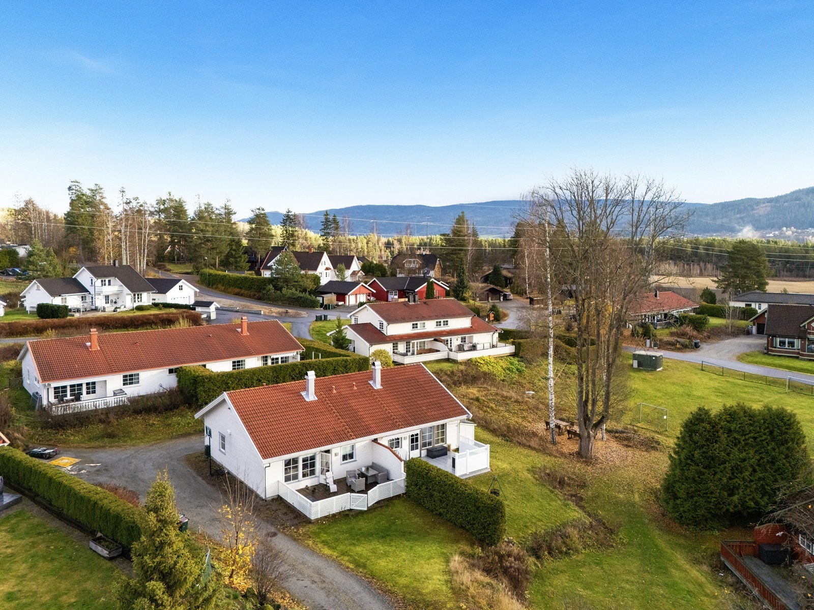 En lys og trivelig halvpart av tomannsbolig med gjennomtenkt planløsning og barnevennlig beliggenhet! Galleribilde